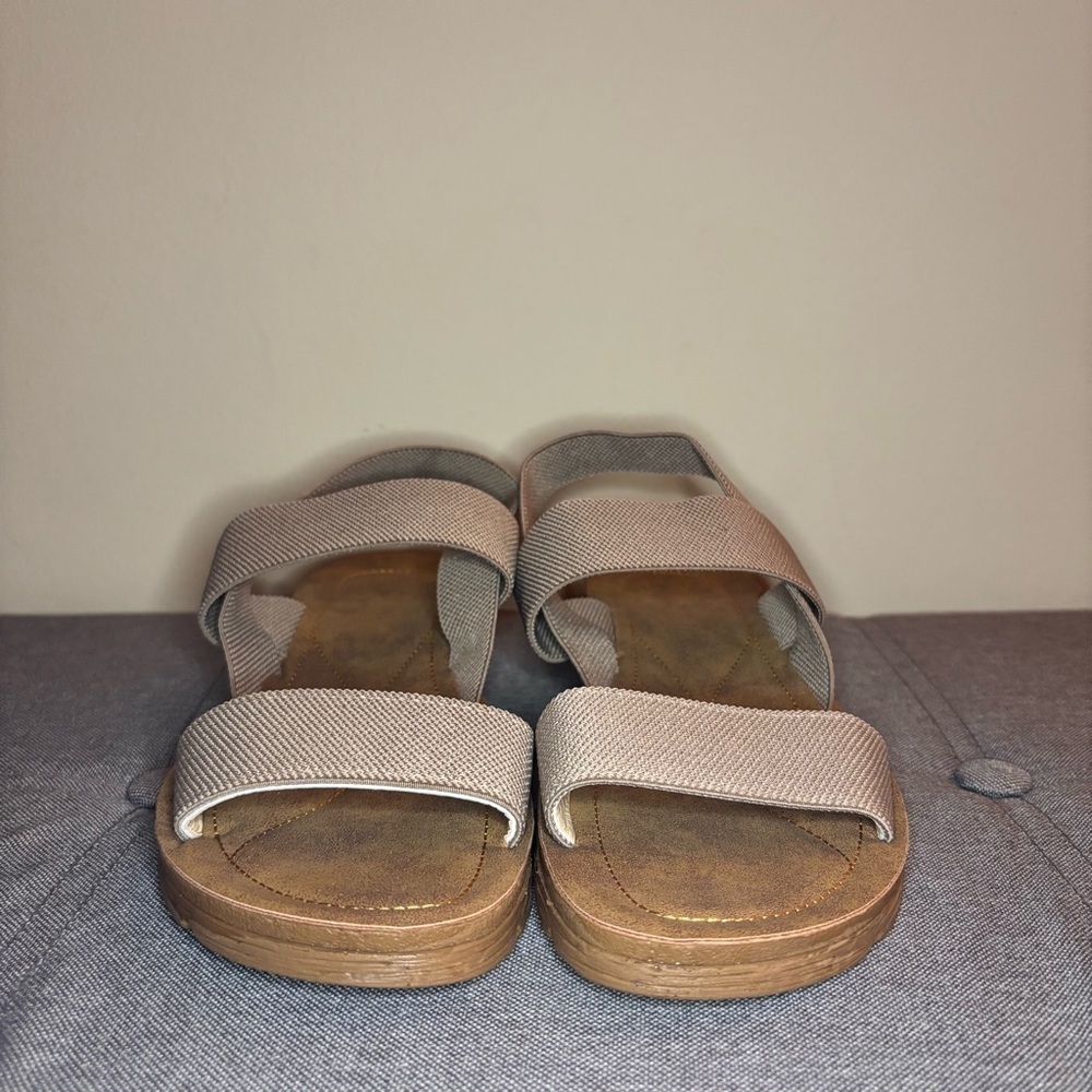NWT Women’s Slingback Sandals Size 9
